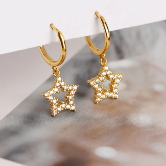 Huggie hoop 16K gold star Rhinestone Festival casual hoop earrings 💖2/$30 - Picture 5 of 15